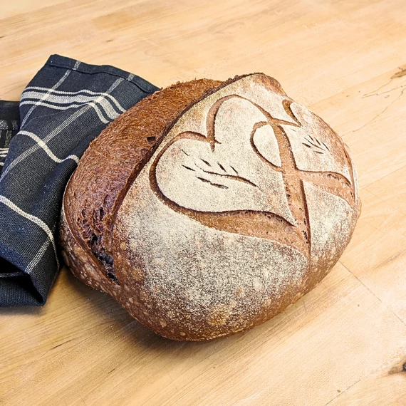 Lila burgonyás kovászos kenyér, 1 kg
